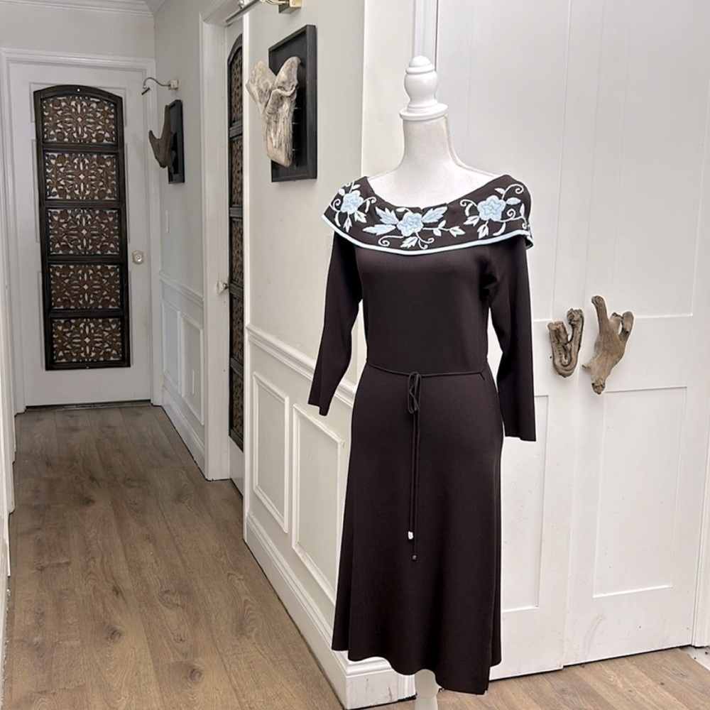 BCBG Off Shoulder Embroidered Knit Midi Dress Brown Blue Floral NWT Sz L Winter - Picture 2 of 12